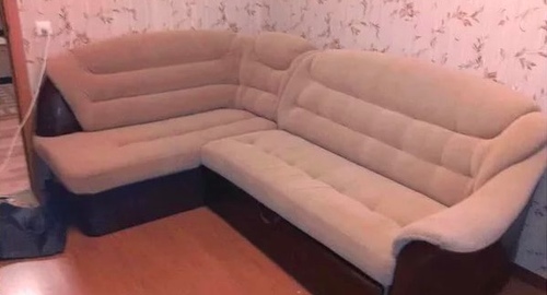 Перетяжка углового дивана. Красный Холм